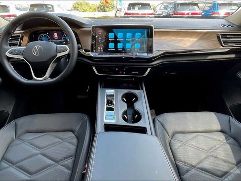 New 2026 Volkswagen Atlas SE image 5