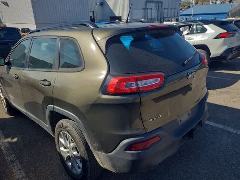 Used 2015 Jeep Cherokee Sport w/ Sport Appearance Group image 2