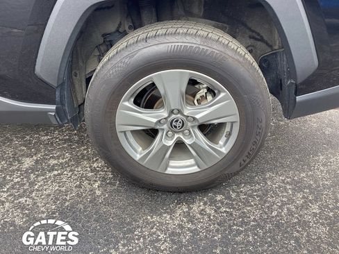 Used 2025 Toyota RAV4 XLE AWD/4WD image 27