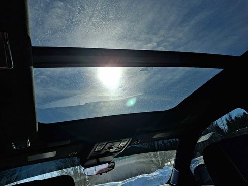 Used 2021 Cadillac Escalade ESV Sport Platinum w/ LPO, ONYX Package image 15