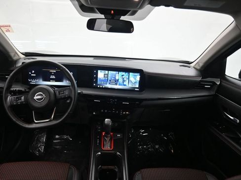 Used 2026 Nissan Kicks SR FWD image 10