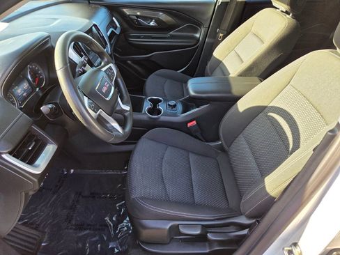 Used 2024 GMC Terrain SLE FWD image 10
