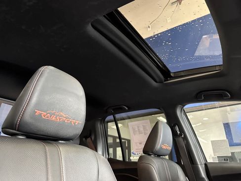 Used 2025 Honda Ridgeline TrailSport image 17