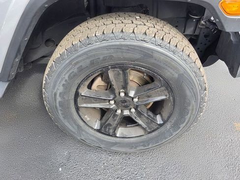 Used 2020 Jeep Wrangler Unlimited Sahara AWD/4WD image 15
