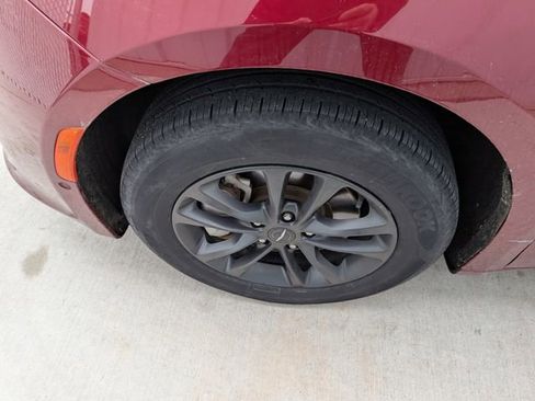 Used 2020 Chrysler Pacifica Touring-L w/ Advanced Safetytec Group AWD/4WD image 8