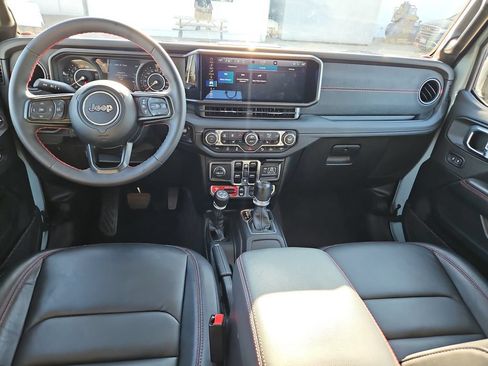 Used 2024 Jeep Wrangler Unlimited Rubicon AWD/4WD image 8