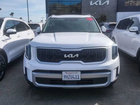 Certified 2024 Kia Telluride EX w/ EX Captain's Chair Package FWD image 5