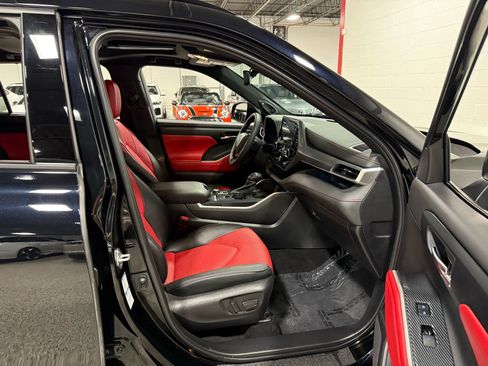 Used 2022 Toyota Highlander XSE image 45