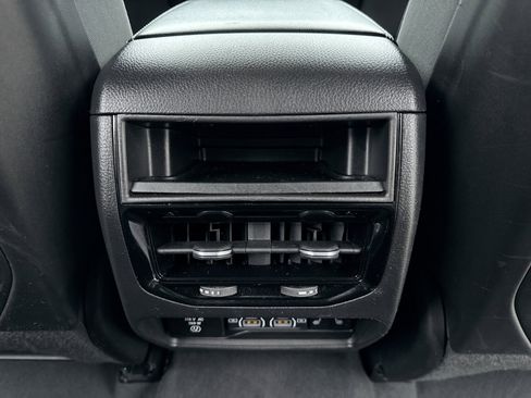 Used 2023 Jeep Grand Cherokee Limited w/ Luxury Tech Group II image 20