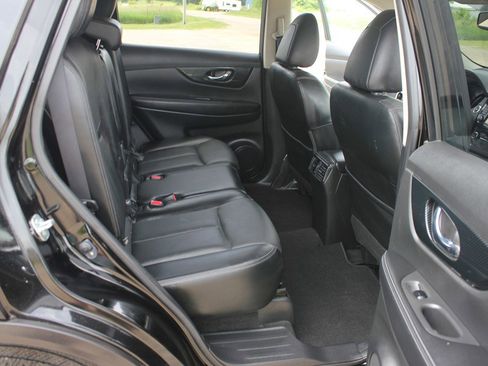 Used 2017 Nissan Rogue SL image 37