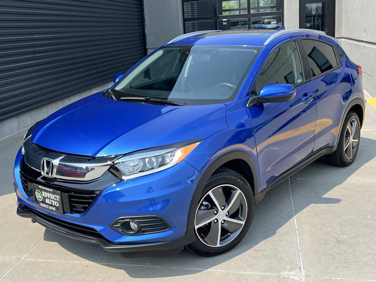 Used 2022 Honda HR-V EX-L image 2