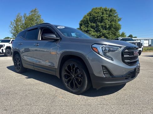Used 2020 GMC Terrain SLE w/ Driver Convenience Package FWD image 9