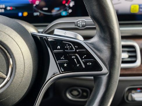 Used 2025 Mercedes-Benz GLS 450 4MATIC image 43