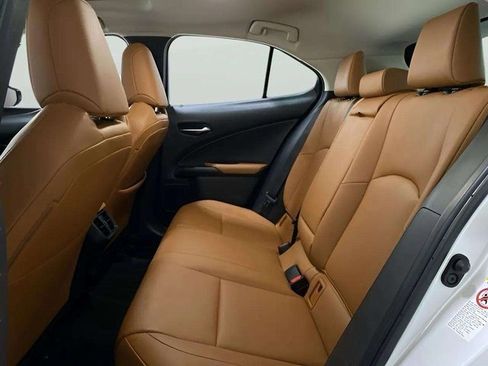 Used 2019 Lexus UX 250h w/ Premium Package image 62