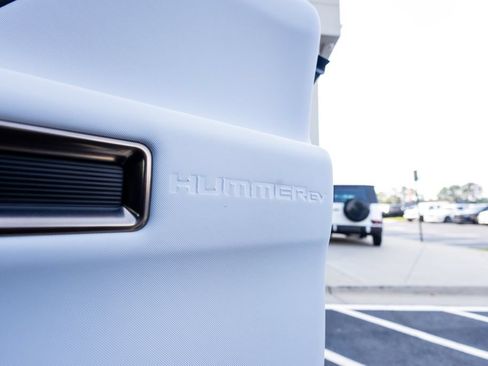 Used 2025 GMC Hummer EV 3X AWD/4WD image 49