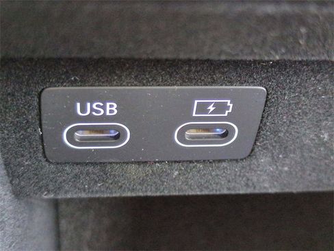 Certified 2026 Genesis GV70 3.5T Sport Prestige image 23