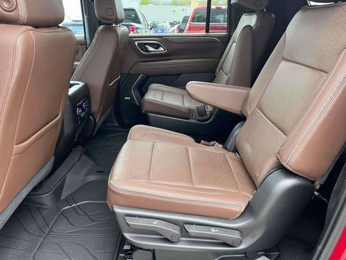 Used 2021 Chevrolet Suburban High Country AWD/4WD image 18