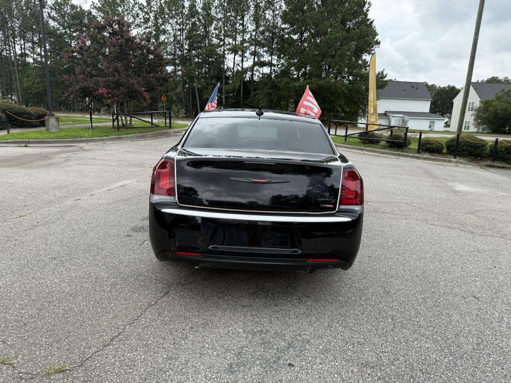 Used 2022 Chrysler 300 S RWD image 6