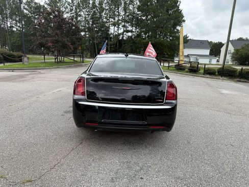 Used 2022 Chrysler 300 S RWD image 6