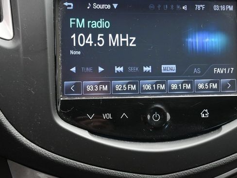Used 2016 Chevrolet Trax LT w/ LT Convenience Package FWD image 30
