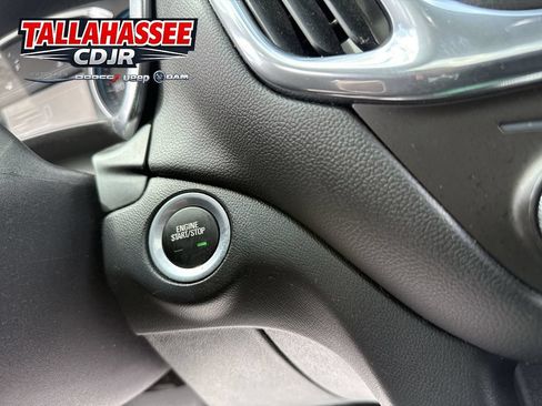 Used 2018 Chevrolet Equinox LT w/ Sun & Infotainment Package FWD image 18