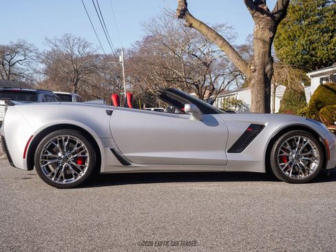 Used 2015 Chevrolet Corvette Z06 w/ 3LZ Preferred Equipment Group image 9