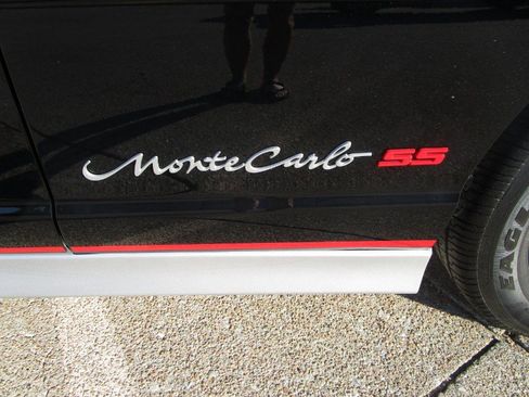 Used 2002 Chevrolet Monte Carlo SS w/ Pace Car Replica Pkg image 32