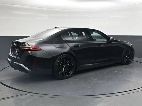 Used 2026 BMW M5 w/ Executive Package AWD/4WD image 4
