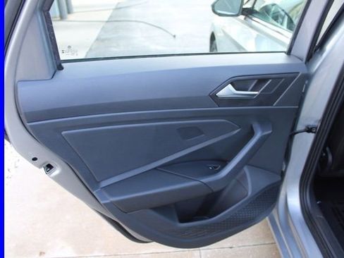 Used 2024 Volkswagen Jetta SE image 22