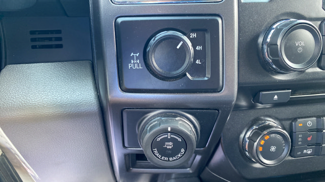 Used 2018 Ford F150 XLT w/ Equipment Group 302A Luxury AWD/4WD image 19