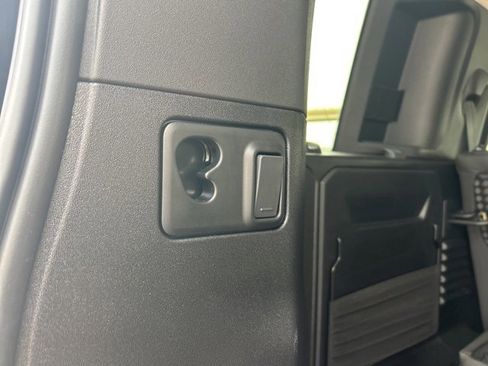 Used 2024 Land Rover Defender 110 S image 12