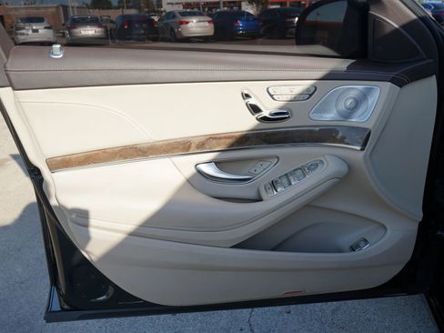 Used 2014 Mercedes-Benz S 550 Sedan image 19