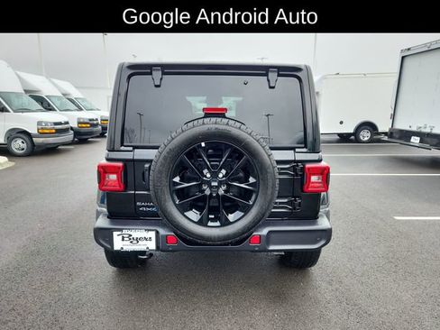 Used 2025 Jeep Wrangler Unlimited Sahara w/ Safety Group image 8