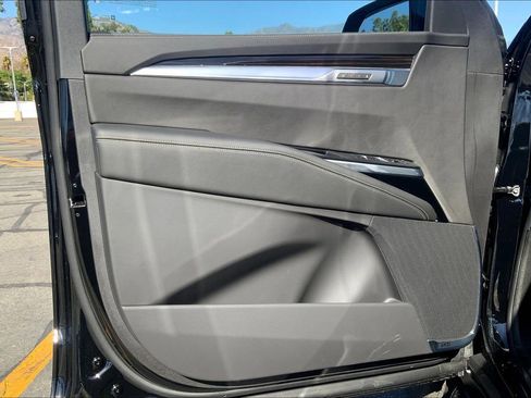 New 2026 Cadillac Escalade ESV 2WD image 11