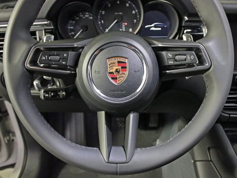 Certified 2026 Porsche Macan AWD/4WD image 21