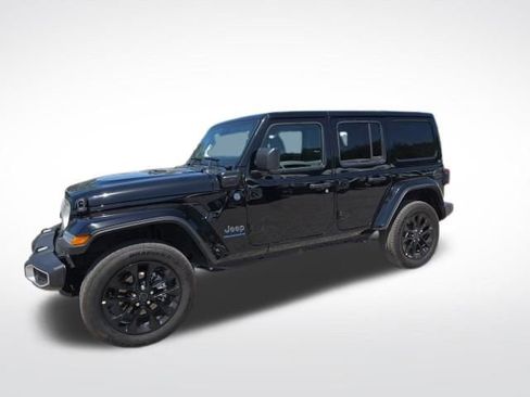 Used 2025 Jeep Wrangler Sahara w/ Safety Group image 6
