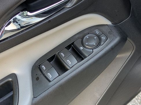 Certified 2023 Chevrolet Equinox LS image 11