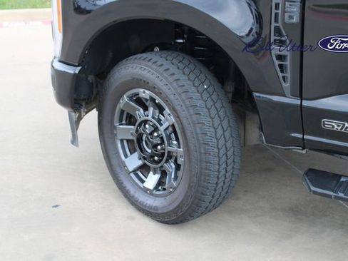 Certified 2023 Ford F250 Lariat w/ Sport Appearance Package image 9