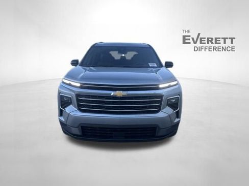 New 2026 Chevrolet Traverse LT w/ Sun and Wheel Package AWD/4WD image 2
