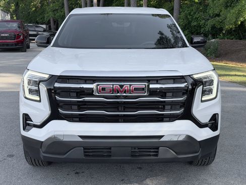 Used 2026 GMC Terrain Elevation w/ Technology Package II image 3