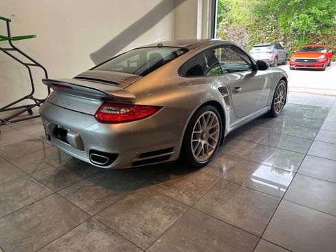 Used 2011 Porsche 911 4 Coupe image 4