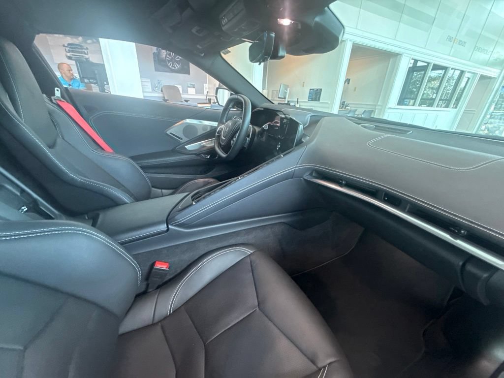 Used 2025 Chevrolet Corvette Stingray Preferred Cpe w/ Battery Protection Package RWD image 33