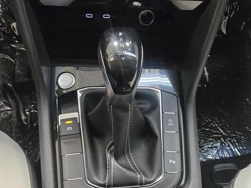 New 2026 Volkswagen Taos SE FWD image 27