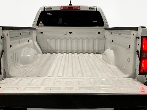 Used 2022 Chevrolet Colorado LT w/ Fleet Safety Package RWD image 7