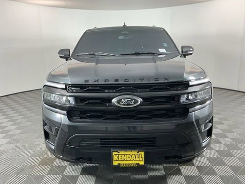 Used 2023 Ford Expedition Max Limited AWD/4WD image 2