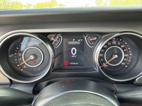 Used 2022 Jeep Wrangler Sport AWD/4WD image 29