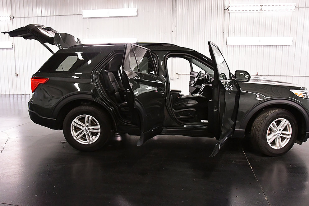Used 2024 Ford Explorer XLT w/ Equipment Group 202A AWD/4WD image 33