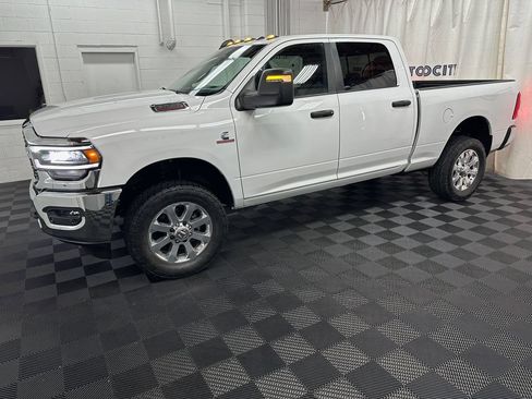 Used 2023 RAM 2500 Big Horn w/ Level 2 Equipment Group AWD/4WD image 5