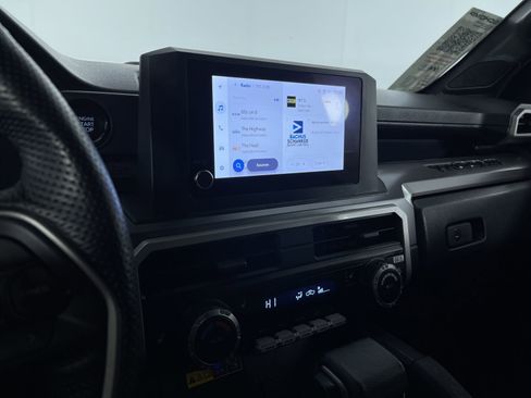 Used 2024 Toyota Tacoma SR5 AWD/4WD image 18