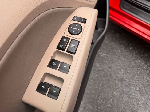 Used 2020 Hyundai Elantra Value Edition image 11